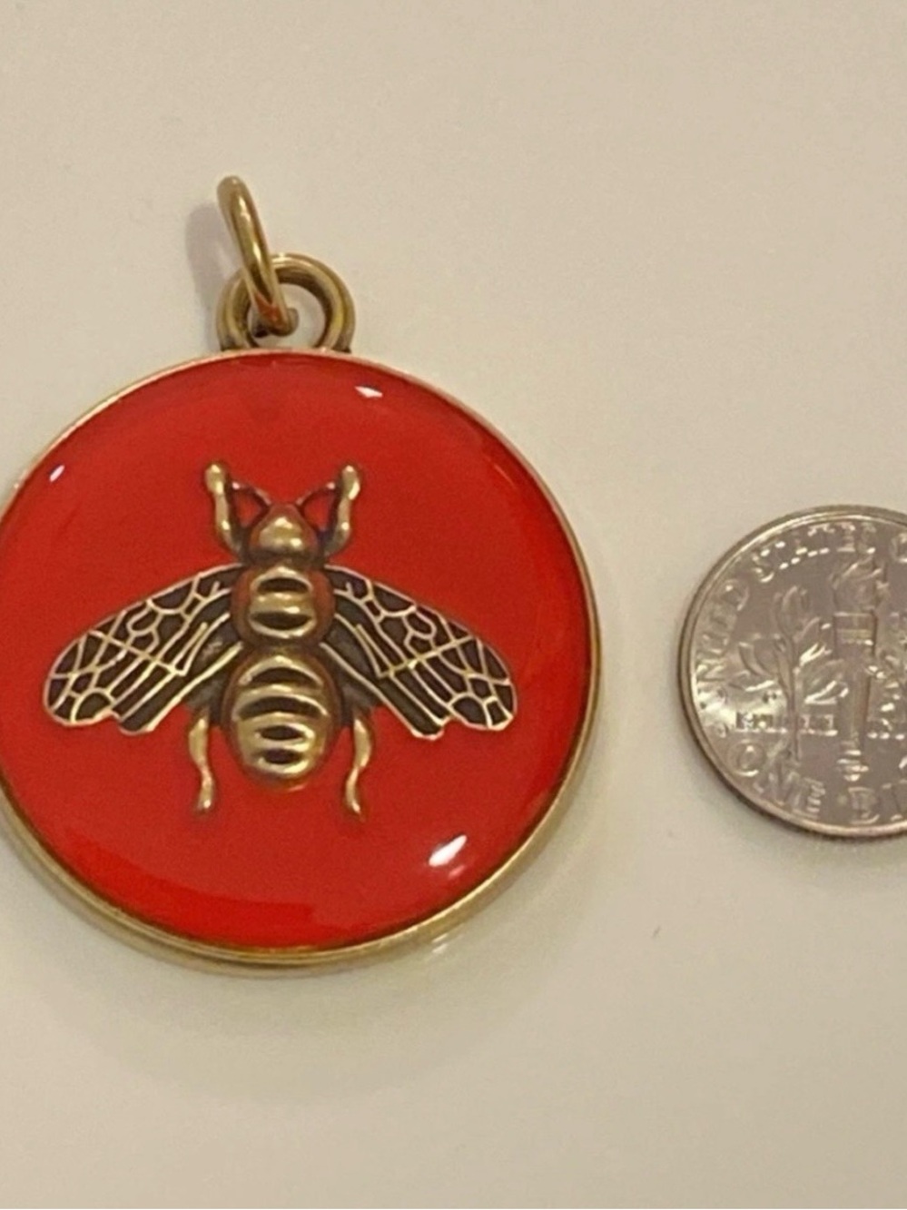 Auth Gucci stamped Large Red Enamel Bee Medallion Charm Pendant - Picture 7 of 7